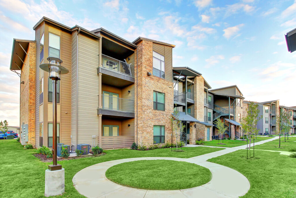 multifamily investment, apartment building